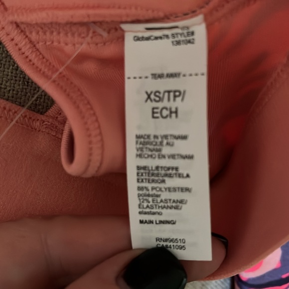 NWT!! Under Armour women’s size XS set! - Picture 8 of 10